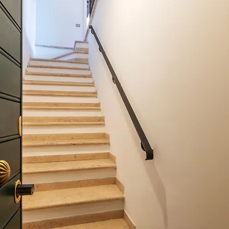Apartment Crociferi 15 - Fromhometorome *